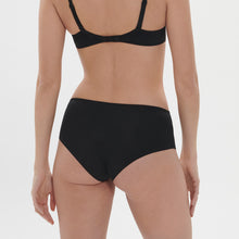 Load image into Gallery viewer, Simone Perele Saga Boyshort
